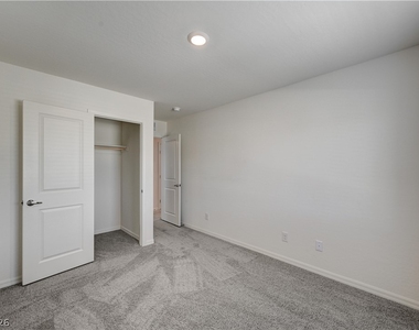 4116 Gold Desert Street - Photo Thumbnail 35