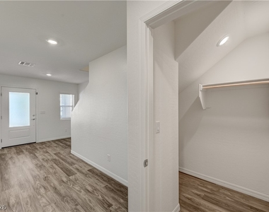4116 Gold Desert Street - Photo Thumbnail 5