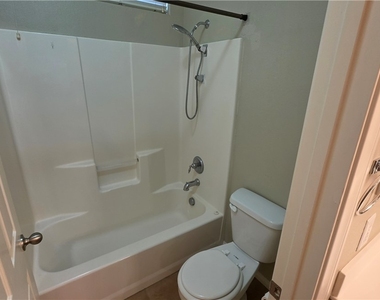 8149 Lake Geneva Court - Photo Thumbnail 15