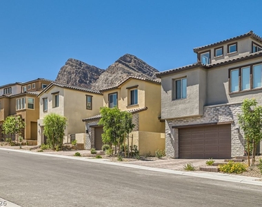 11604 Desert Hollow Avenue - Photo Thumbnail 2