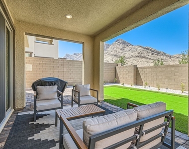 11604 Desert Hollow Avenue - Photo Thumbnail 23