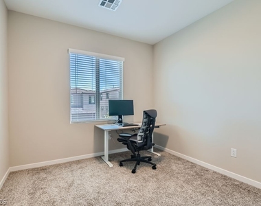 11604 Desert Hollow Avenue - Photo Thumbnail 19