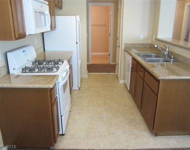 7701 W Robindale Road - Photo Thumbnail 9