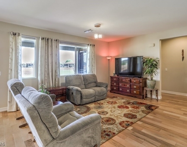 4763 E Beacon Ridge Drive - Photo Thumbnail 7