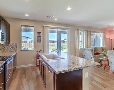 4763 E Beacon Ridge Drive - Photo Thumbnail 5