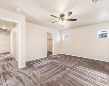 10471 Masons Creek Street - Photo Thumbnail 14