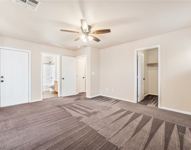 10471 Masons Creek Street - Photo Thumbnail 16
