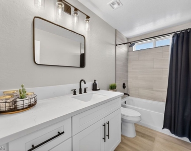 10660 Cumberland Creek Avenue - Photo Thumbnail 34