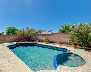 6813 Greydawn Drive - Photo Thumbnail 37