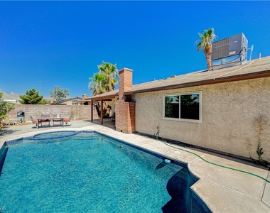 6813 Greydawn Drive - Photo Thumbnail 35