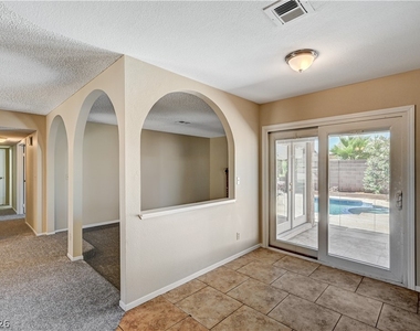 6813 Greydawn Drive - Photo Thumbnail 13