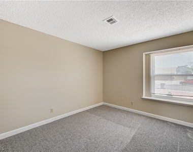 6813 Greydawn Drive - Photo Thumbnail 25