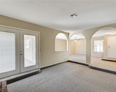 6813 Greydawn Drive - Photo Thumbnail 8