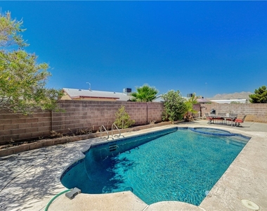 6813 Greydawn Drive - Photo Thumbnail 36