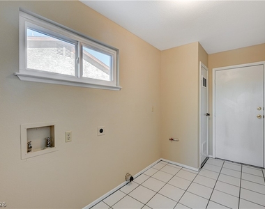 6813 Greydawn Drive - Photo Thumbnail 19