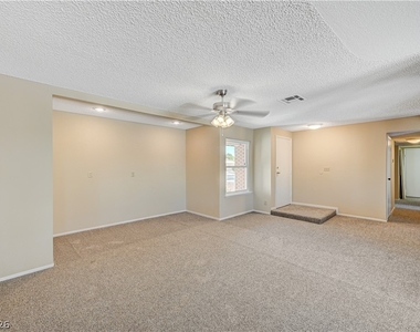 6813 Greydawn Drive - Photo Thumbnail 5