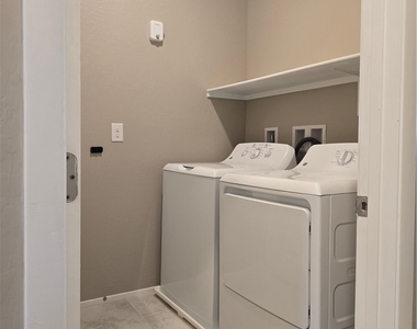 2861 Sunflower Days Avenue - Photo Thumbnail 6
