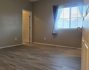 2861 Sunflower Days Avenue - Photo Thumbnail 3