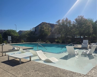 2861 Sunflower Days Avenue - Photo Thumbnail 8