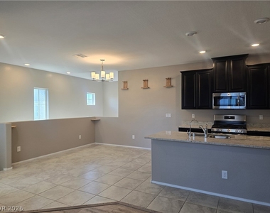2861 Sunflower Days Avenue - Photo Thumbnail 2