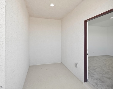 254 Walsh Peak Avenue - Photo Thumbnail 17