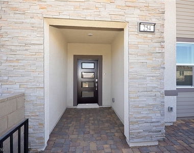 254 Walsh Peak Avenue - Photo Thumbnail 6
