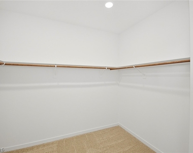 254 Walsh Peak Avenue - Photo Thumbnail 20