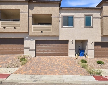 254 Walsh Peak Avenue - Photo Thumbnail 5