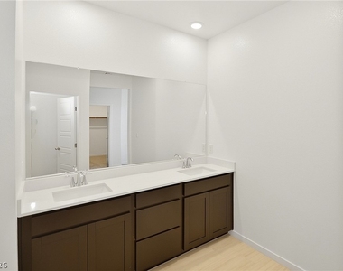 254 Walsh Peak Avenue - Photo Thumbnail 21