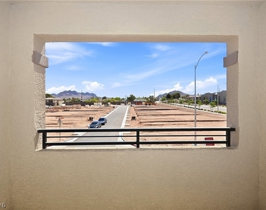 254 Walsh Peak Avenue - Photo Thumbnail 3