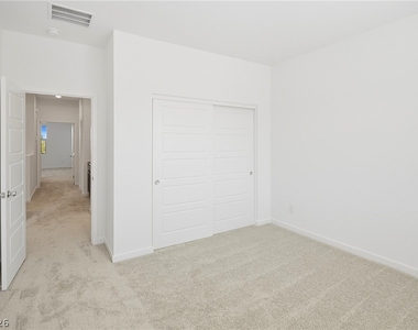 254 Walsh Peak Avenue - Photo Thumbnail 31