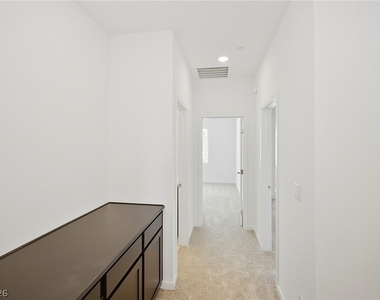 254 Walsh Peak Avenue - Photo Thumbnail 24