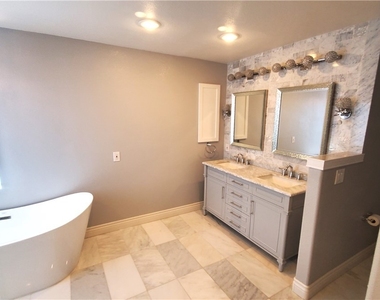 7903 Dell Ridge Avenue - Photo Thumbnail 9