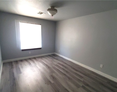 7903 Dell Ridge Avenue - Photo Thumbnail 14