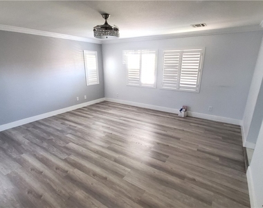 7903 Dell Ridge Avenue - Photo Thumbnail 7