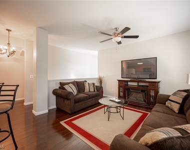 7701 W Robindale Road - Photo Thumbnail 5