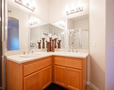 7701 W Robindale Road - Photo Thumbnail 31