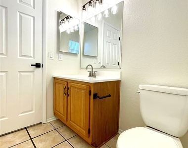 1326 Pine Terrace Court - Photo Thumbnail 16