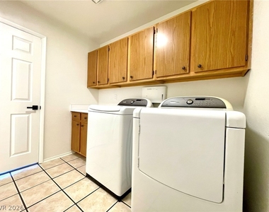 1326 Pine Terrace Court - Photo Thumbnail 18