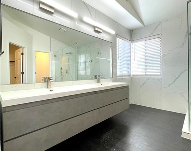 1326 Pine Terrace Court - Photo Thumbnail 25