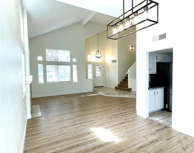 1326 Pine Terrace Court - Photo Thumbnail 6