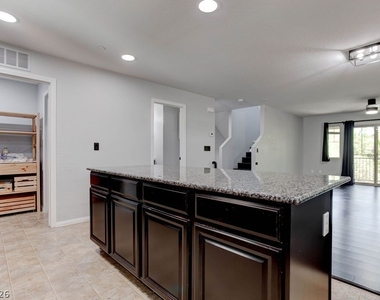 7724 Vibrant Thread Court - Photo Thumbnail 11