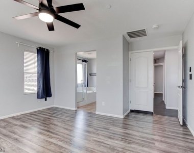 7724 Vibrant Thread Court - Photo Thumbnail 21