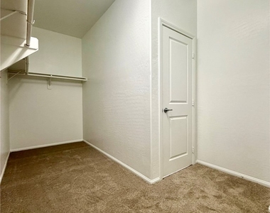 6979 Painted Vista Court - Photo Thumbnail 33