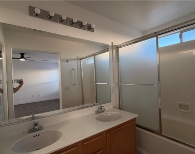 11232 Albergotta Court - Photo Thumbnail 18