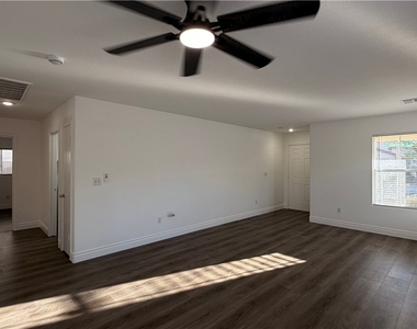 11232 Albergotta Court - Photo Thumbnail 5