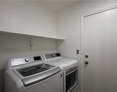 11232 Albergotta Court - Photo Thumbnail 12