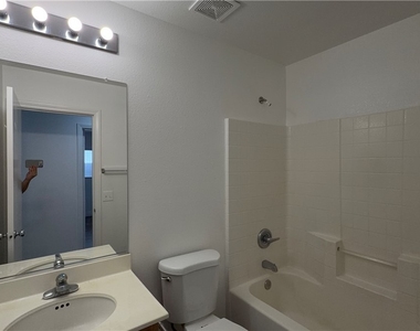 11232 Albergotta Court - Photo Thumbnail 15