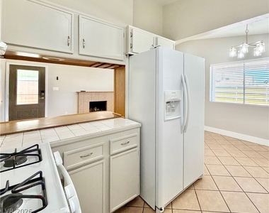 6144 Rosalita Avenue - Photo Thumbnail 5