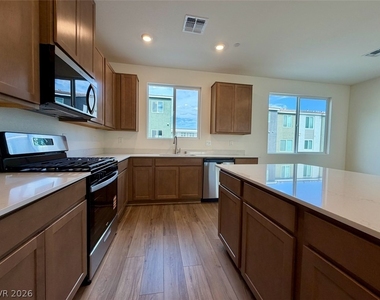 5824 Wisteria Walk Street - Photo Thumbnail 20